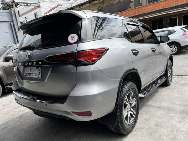 2017 Toyota Fortuner 2.7 G Gas A/T - Image 6