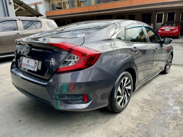 2016 Honda Civic 1.8 E A/T - Image 6