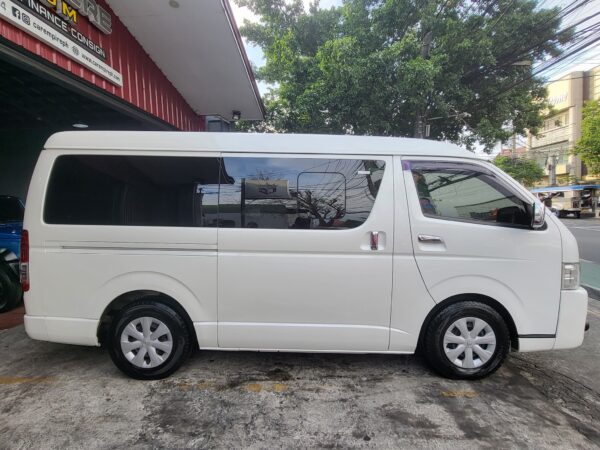 2018 Toyota Hiace Super Grandia 3.0 Artista Van W/CR 300K Upgrade 40K KM A/T - Image 8