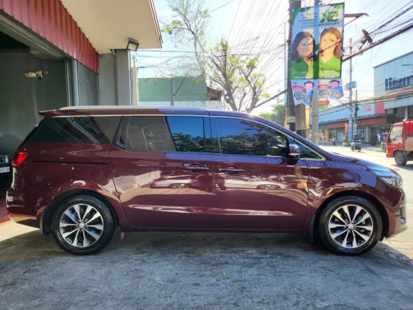 2018 Kia Grand Carnival 2.2 EX Captain Seat W/Sunroof A/T - Image 8