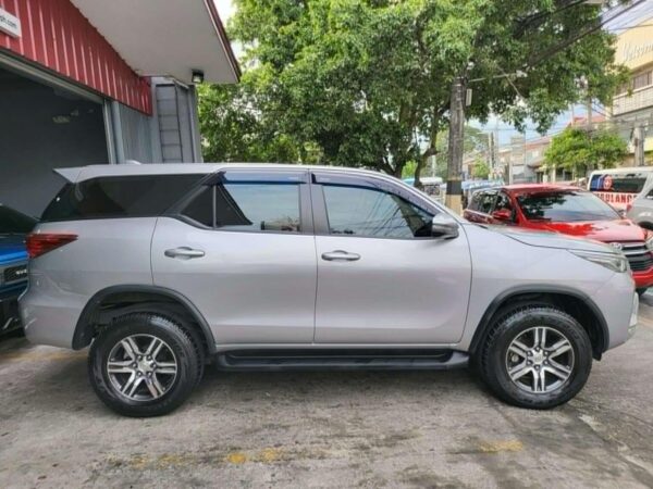 2023 Toyota Fortuner 2.4 G Diesel A/T - Image 8