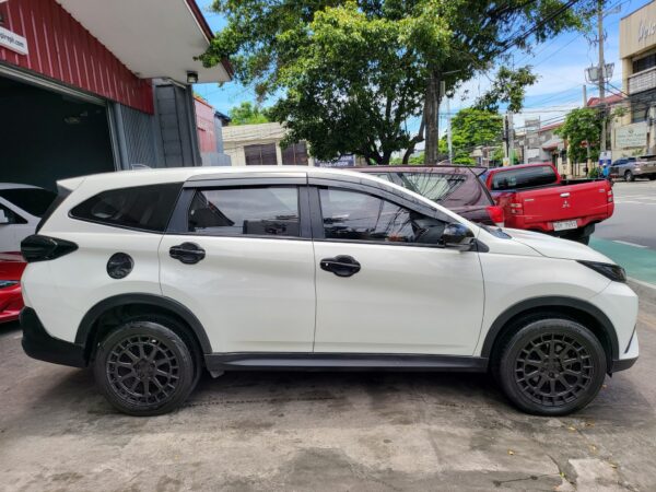 2018 Toyota Rush 1.5 E A/T - Image 7
