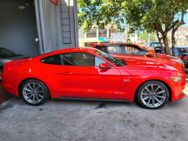 2015 Ford Mustang 5.0 GT 18K KM A/T - Image 7