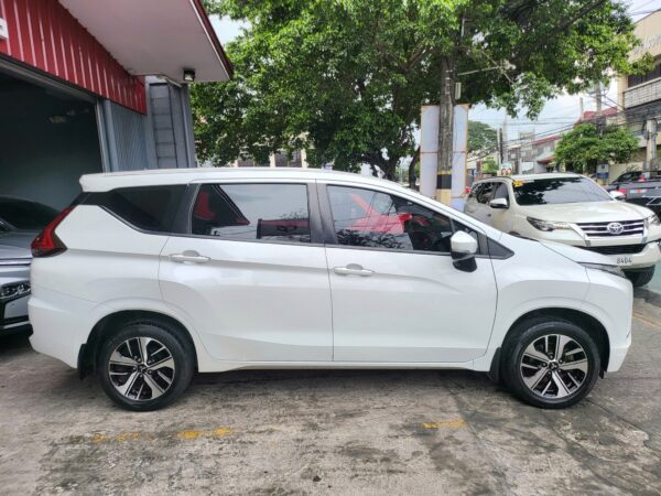 2019 Mitsubishi Xpander 1.5 GLX White Pearl A/T - Image 4