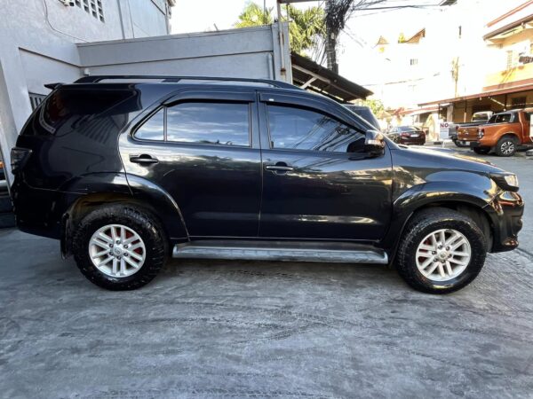 2014 Toyota Fortuner 2.5 G Diesel M/T - Image 7