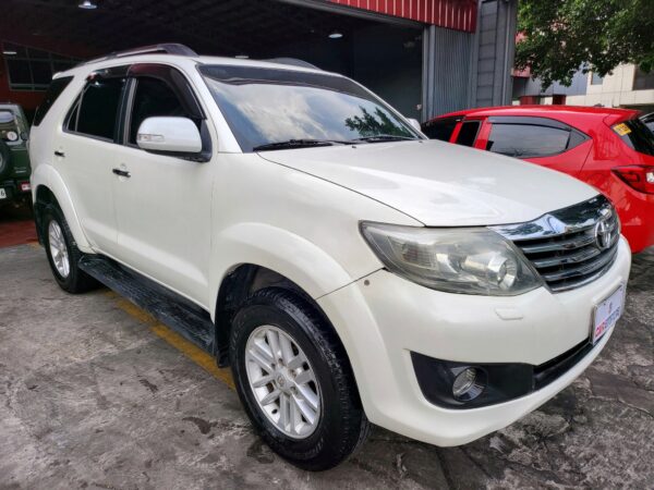 2013 Toyota Fortuner 2.7 G A/T - Image 9