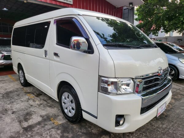 2018 Toyota Hiace Super Grandia 3.0 Artista Van W/CR 300K Upgrade 40K KM A/T - Image 9