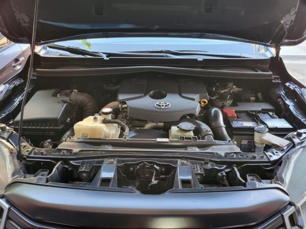 2023 Toyota Innova 2.8 E Diesel Casa Maintained A/T - Image 9