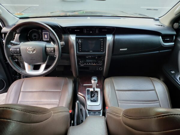 2019 Toyota Fortuner 2.4 G Diesel A/T - Image 11