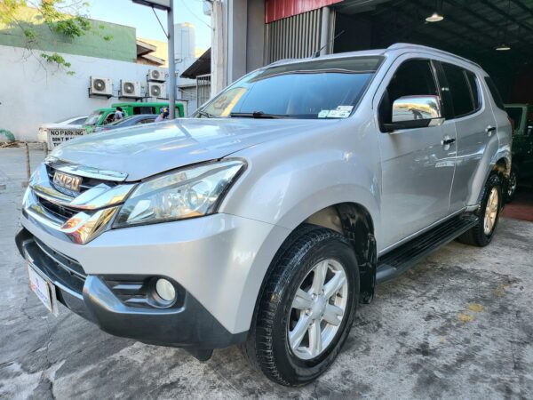 2015 Isuzu MU-X 2.5 LS-A A/T