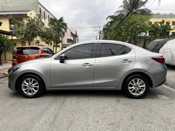 2017 Mazda 2 Sedan 1.5 Skyactiv A/T - Image 3