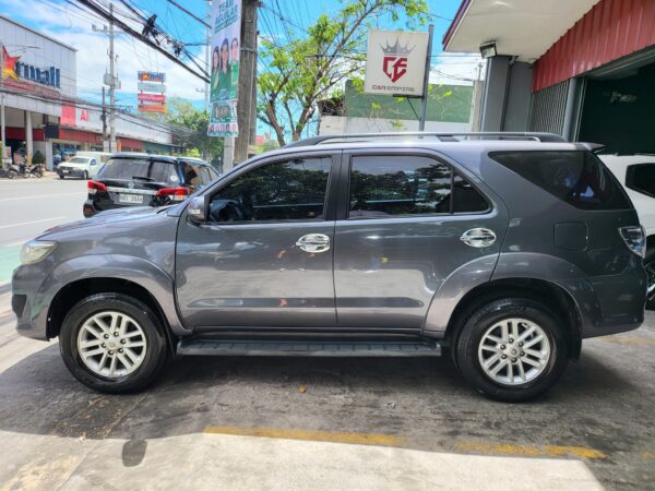 2014 Toyota Fortuner 2.4 V Diesel A/T - Image 3