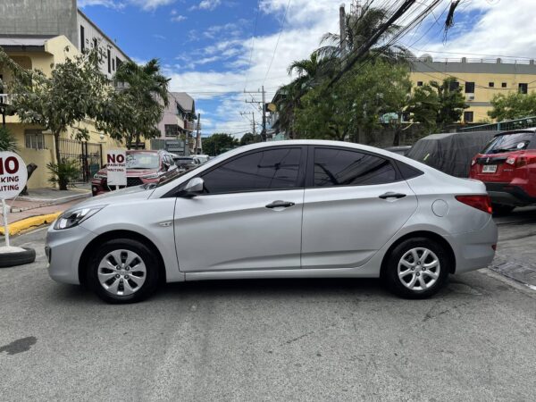 2014 Hyundai Accent 1.4 GL A/T - Image 4