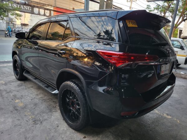 2018 Toyota Fortuner 2.4 G Diesel A/T - Image 4