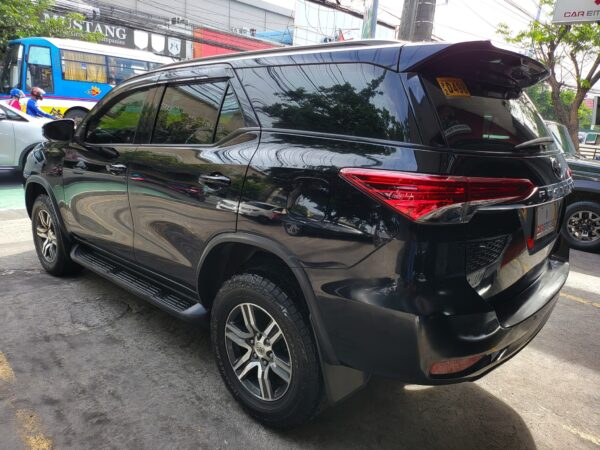 2019 Toyota Fortuner 2.4 G Diesel A/T - Image 4