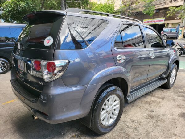 2014 Toyota Fortuner 2.4 V Diesel A/T - Image 6