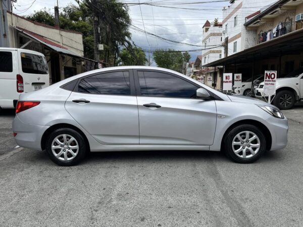 2014 Hyundai Accent 1.4 GL A/T - Image 8