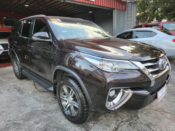 2019 Toyota Fortuner 2.4 G Diesel A/T - Image 8