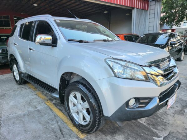 2015 Isuzu MU-X 2.5 LS-A A/T - Image 9