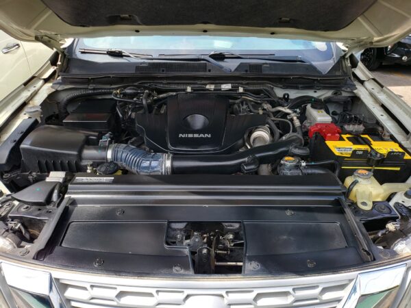 2019 Nissan Terra 2.5 VE A/T - Image 9