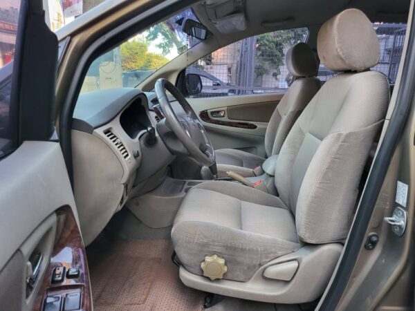 2012 Toyota Innova 2.5 G Diesel A/T - Image 10