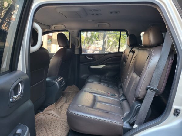 2019 Nissan Terra 2.5 VL A/T - Image 12