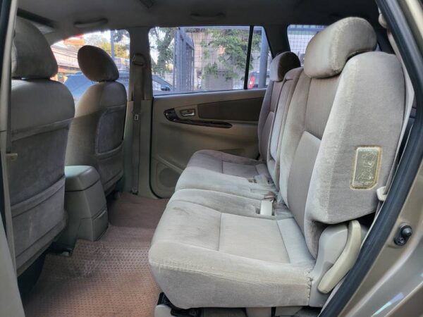 2012 Toyota Innova 2.5 G Diesel A/T - Image 12