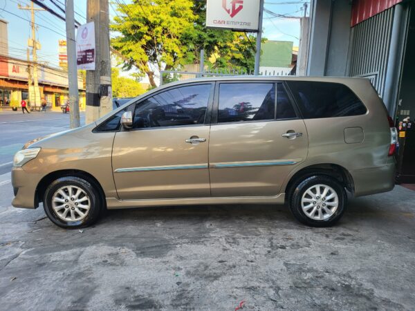 2012 Toyota Innova 2.5 G Diesel A/T - Image 3