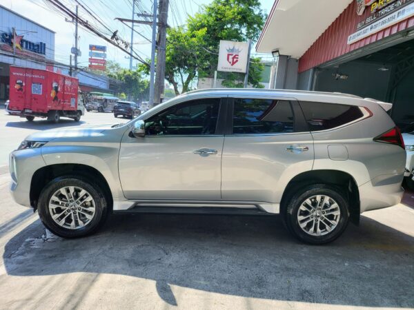 2022 Mitsubishi Montero Sport 2.4 GLX Manual - Image 3