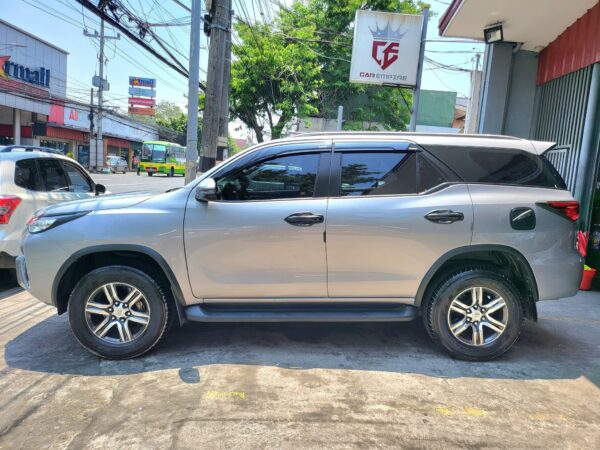 2020 Toyota Fortuner 2.7 G Gas 30K KM A/T - Image 3