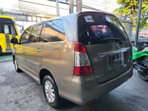2012 Toyota Innova 2.5 G Diesel A/T - Image 4