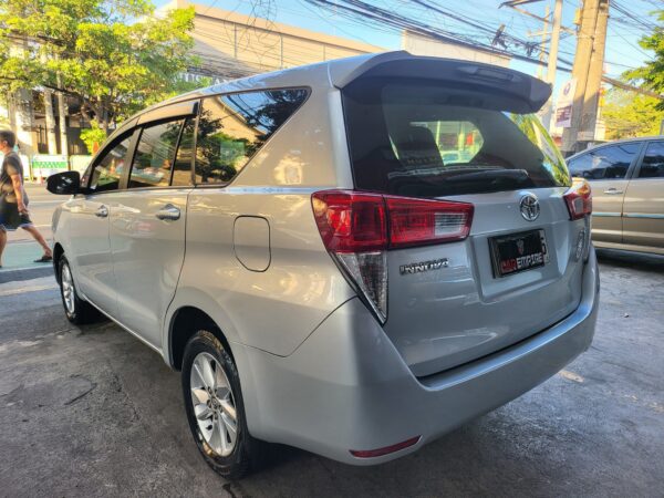 2017 Toyota Innova 2.8 E Diesel M/T - Image 4
