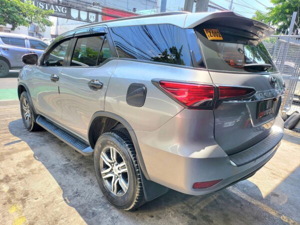 2020 Toyota Fortuner 2.7 G Gas 30K KM A/T - Image 4