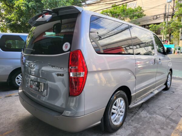 2020 Hyundai Grand Starex 2.5 Gold A/T - Image 7