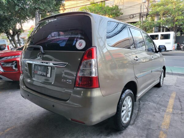 2012 Toyota Innova 2.5 G Diesel A/T - Image 6