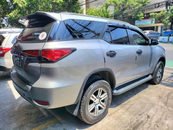 2020 Toyota Fortuner 2.7 G Gas 30K KM A/T - Image 6
