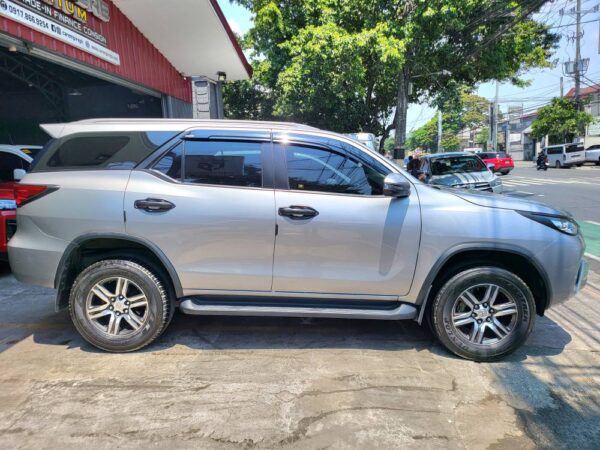 2020 Toyota Fortuner 2.7 G Gas 30K KM A/T - Image 7