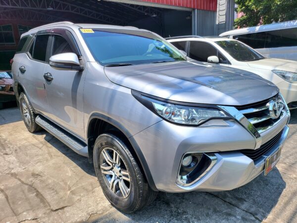 2020 Toyota Fortuner 2.7 G Gas 30K KM A/T - Image 8