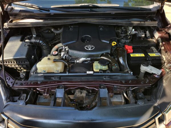 2023 Toyota Innova 2.8 E Diesel A/T - Image 9