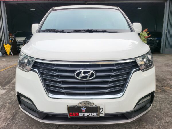 2019 Hyundai Grand Starex  2.5 VGT 30K KM A/T - Image 2