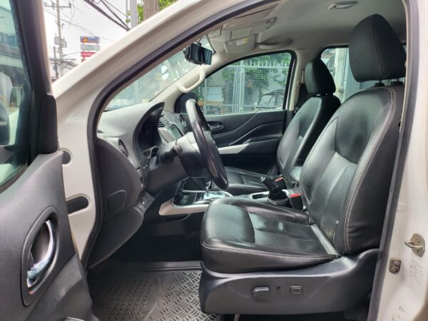2019 Nissan Navara 2.5 VL 4x4 30K KM A/T - Image 10