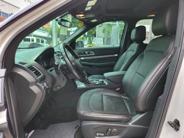 2017 Ford Explorer 3.5 S W/Sunroof 4x4 A/T - Image 10