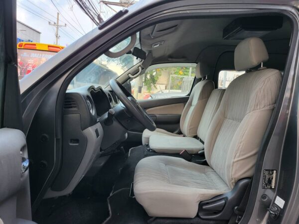 2018 Nissan NV350 2.5 Premium A/T - Image 10