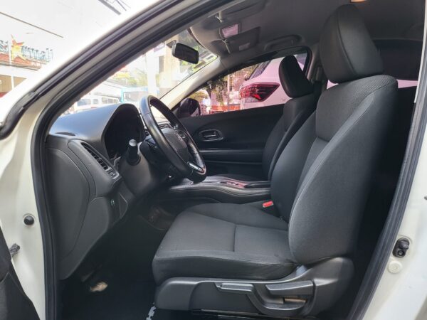 2015  Honda HR-V 1.8 E A/T - Image 10