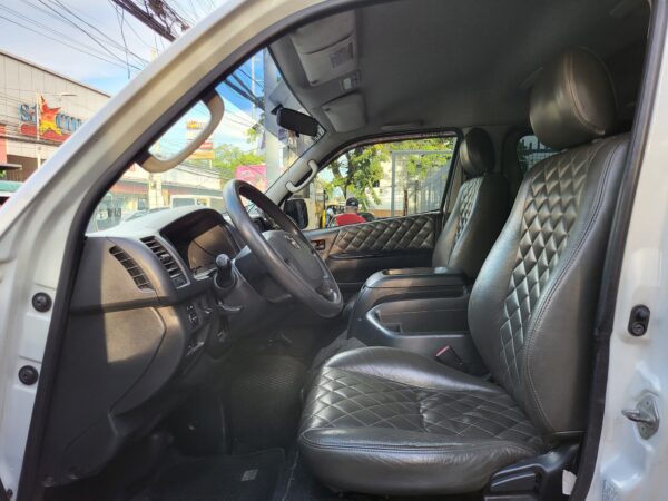 2016 Toyota Hiace Super Grandia 2.5 A/T - Image 10