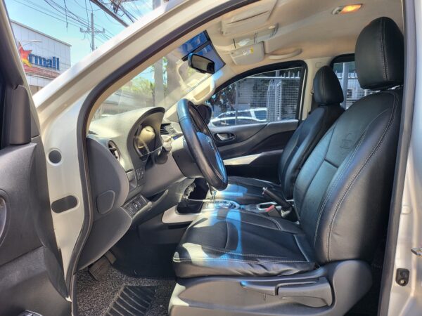 2015 Nissan Navara 2.5 VL 4x4 A/T - Image 10