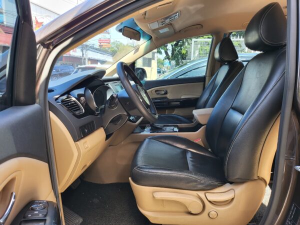 2016 Kia Grand Carnival 2.2 EX A/T - Image 10