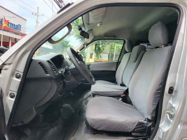 2018 Toyota Hiace Grandia 3.0 GL M/T - Image 10