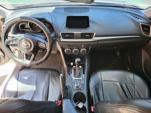 2017 Mazda 3 Hatchback 1.5 Skyactiv A/T - Image 11