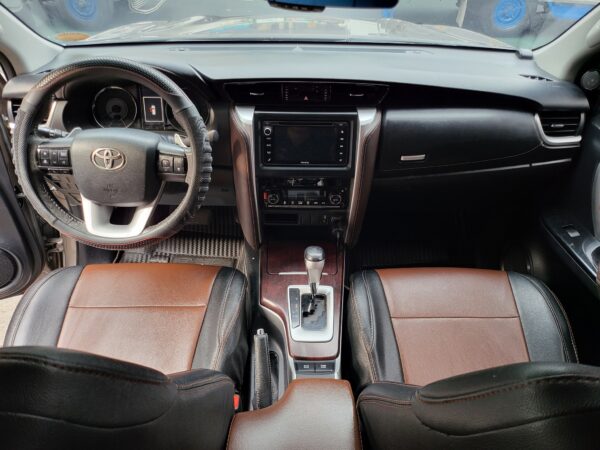 2018 Toyota Fortuner 2.4 G Diesel A/T - Image 11